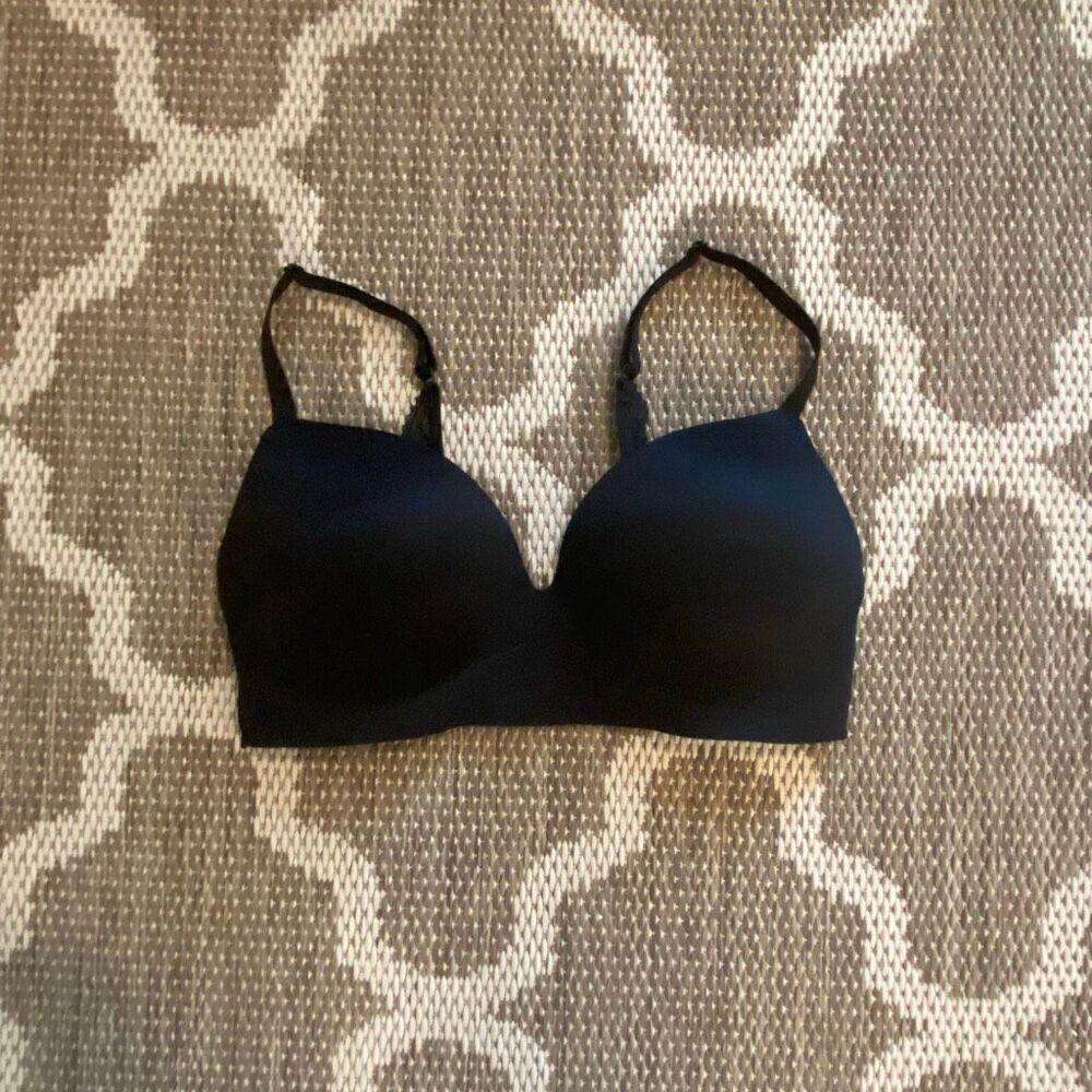 Victoria’s Secret bra incredible padded no wire bra size 34D
